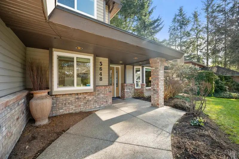 5648 125A STREET - photo 2 of 40