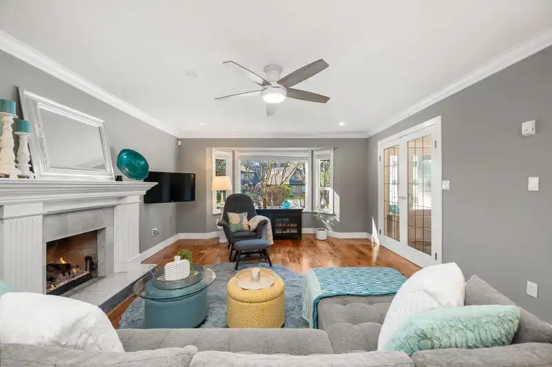 5648 125A STREET - photo 3 of 40