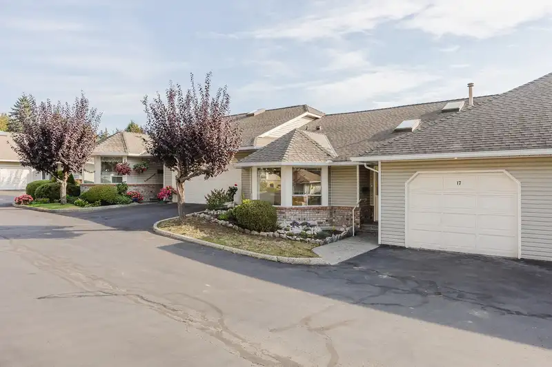 17 32615 MURRAY AVENUE - photo 3 of 39