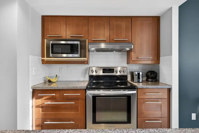 1201 183 KEEFER PLACE - photo 4 of 25