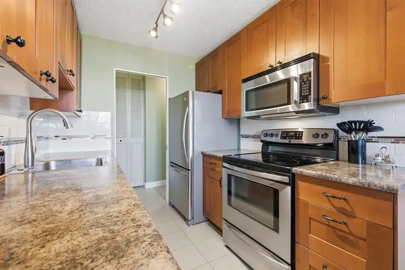 1005 4160 SARDIS STREET - photo 4 of 26