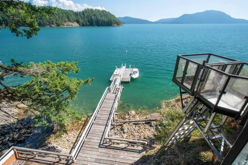 1010 TAKI-TE-SI ROAD - photo 3 of 25