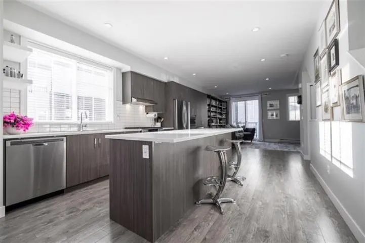 8 15588 32 AVENUE - photo 3 of 25