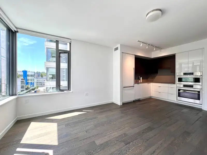 407 1678 PULLMAN PORTER STREET - photo 2 of 15