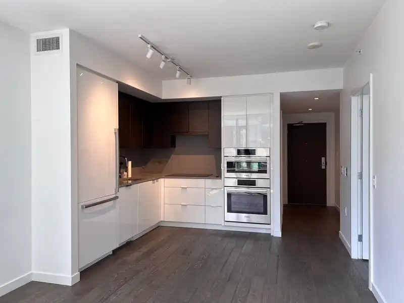 407 1678 PULLMAN PORTER STREET - photo 4 of 15