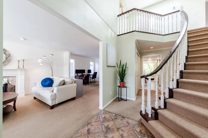 6129 49 AVENUE - photo 4 of 25