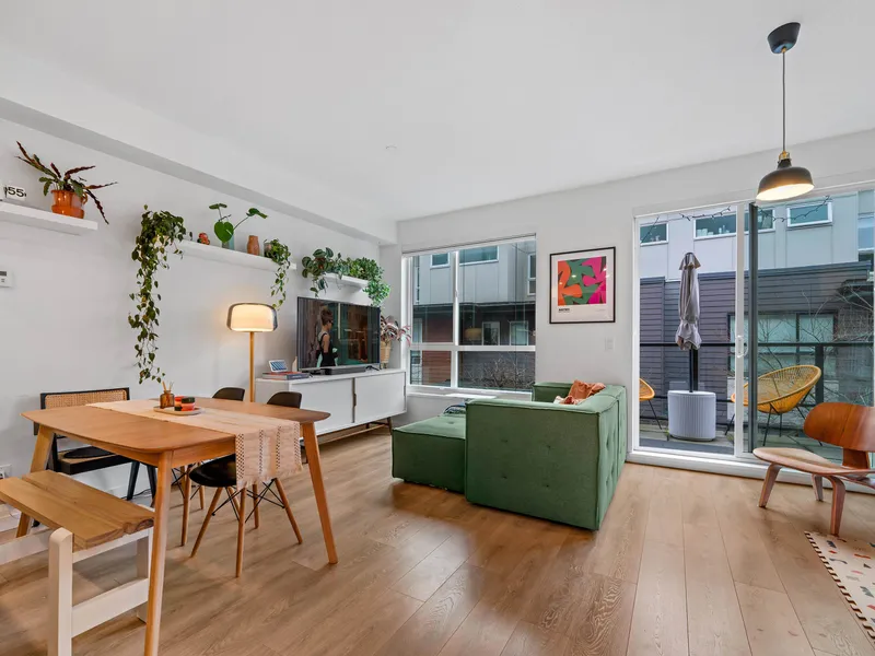 27 533 E 3RD STREET - photo 4 of 25