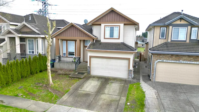 12458 74 AVENUE - photo 2 of 13