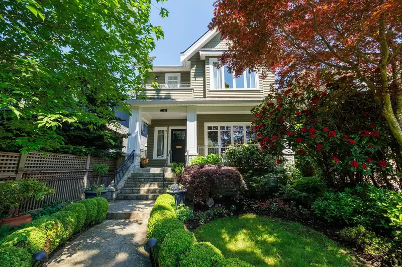 3111 W 42ND AVENUE - photo 1 of 40
