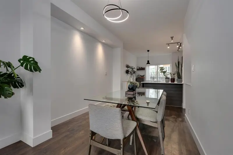 5 909 CLARKE ROAD - photo 4 of 24