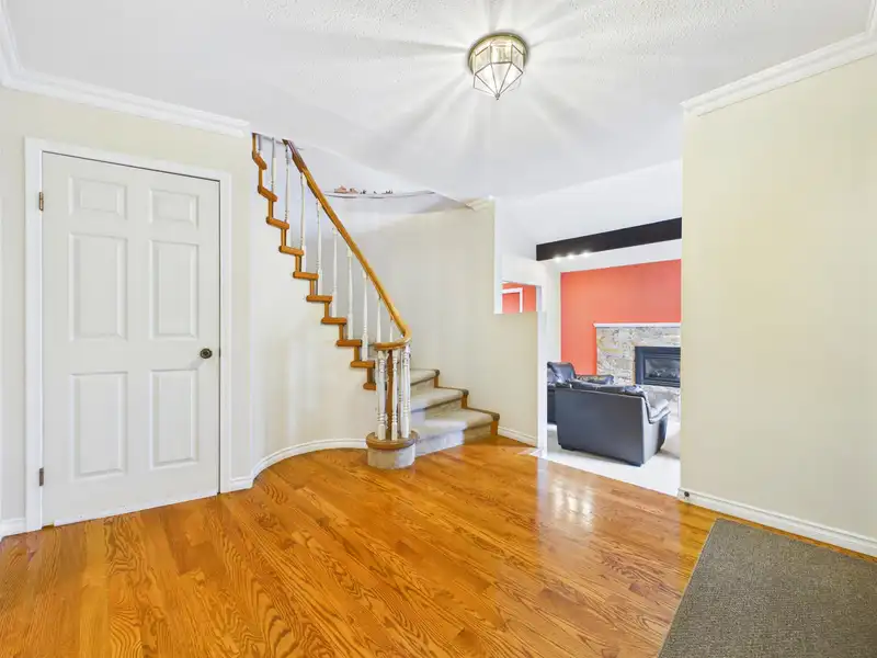 8232 BRYNLOR DRIVE - photo 3 of 40