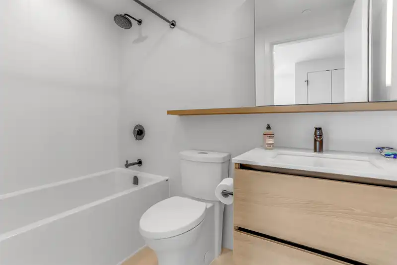 308 13428 105 AVENUE - photo 3 of 22