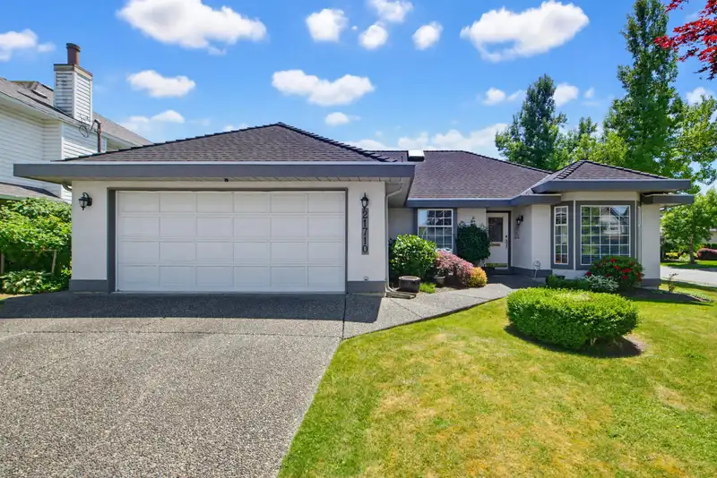 21710 46 AVENUE - photo 3 of 40