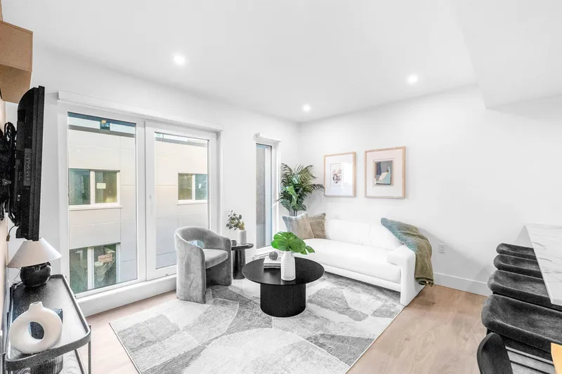 2069 E 1ST AVENUE - photo 4 of 25