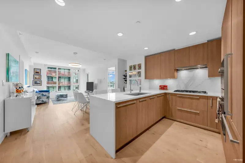 302 2707 LIBRARY LANE - photo 4 of 40