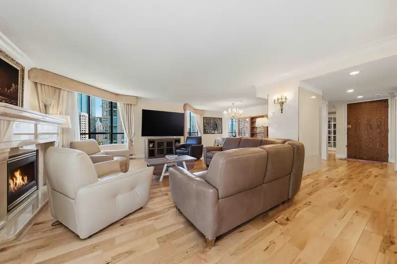 1602 738 BROUGHTON STREET - photo 2 of 32