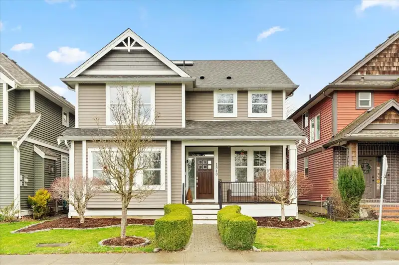 1510 MACKAY CRESCENT - photo 2 of 38
