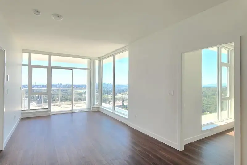 4207 518 CLARKE ROAD - photo 1 of 26