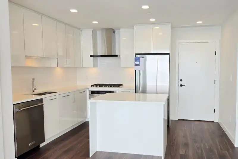 4207 518 CLARKE ROAD - photo 4 of 26