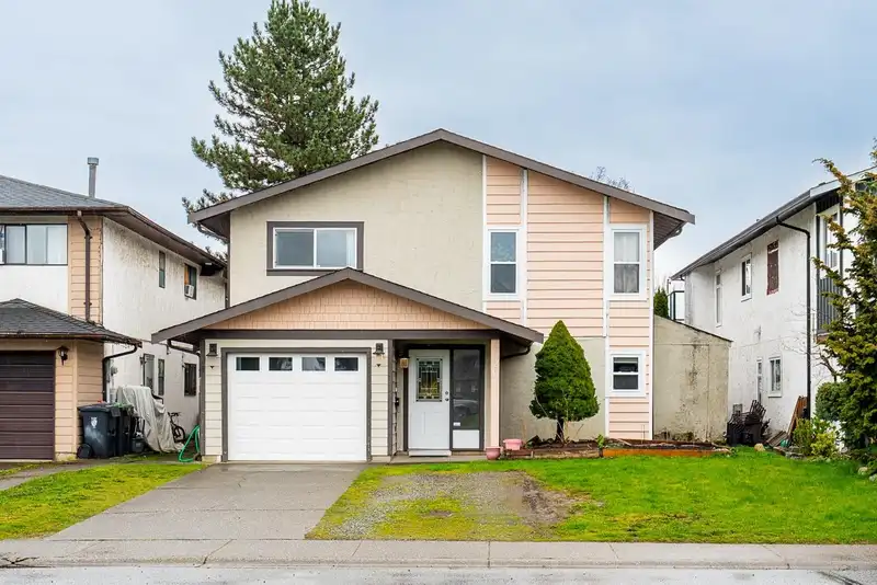 2262 WILLOUGHBY WAY - photo 1 of 40
