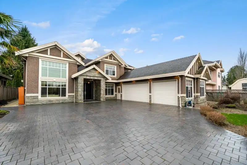 4700 WEBSTER ROAD - photo 1 of 38