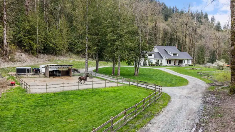 49439 CHILLIWACK LAKE ROAD - photo 3 of 40
