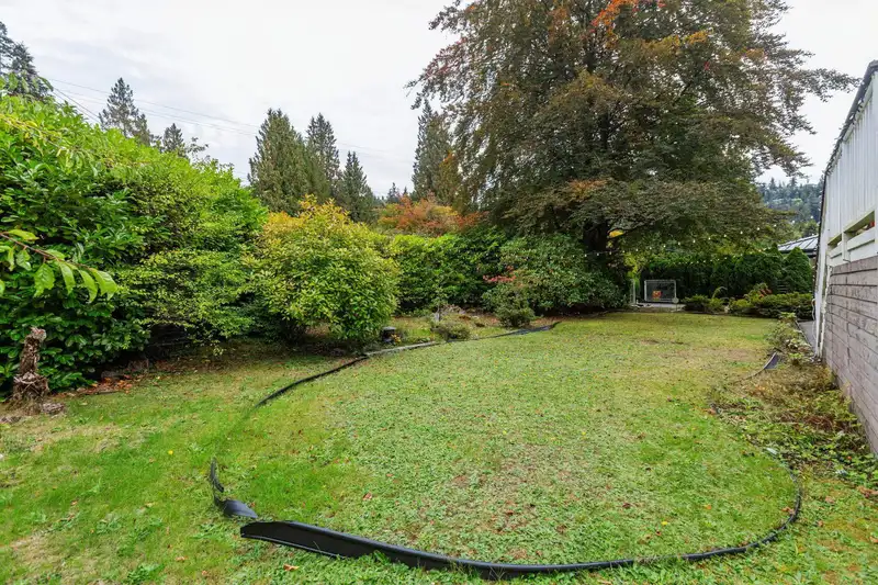 5607 EAGLE HARBOUR ROAD - photo 4 of 40