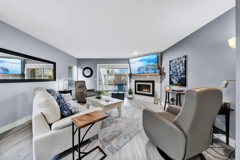 110 16031 82 AVENUE - photo 1 of 31