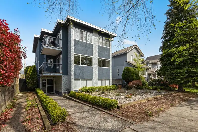 1923 PARKER STREET - photo 1 of 40