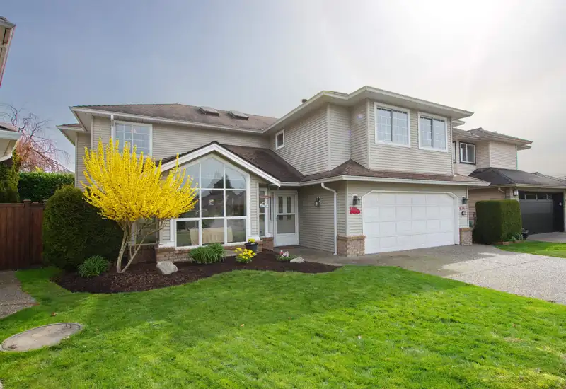 6343 CRESCENT PLACE - photo 2 of 31