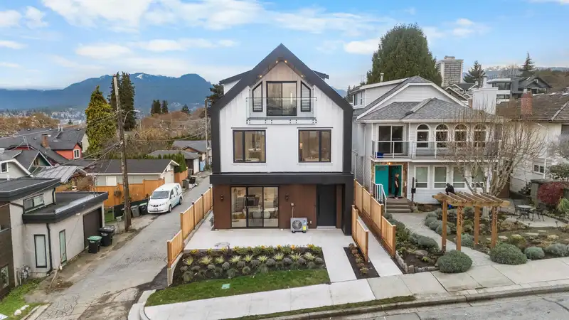 1 3623 TRIUMPH STREET - photo 3 of 35