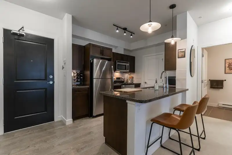 210 33898 PINE STREET - photo 2 of 35