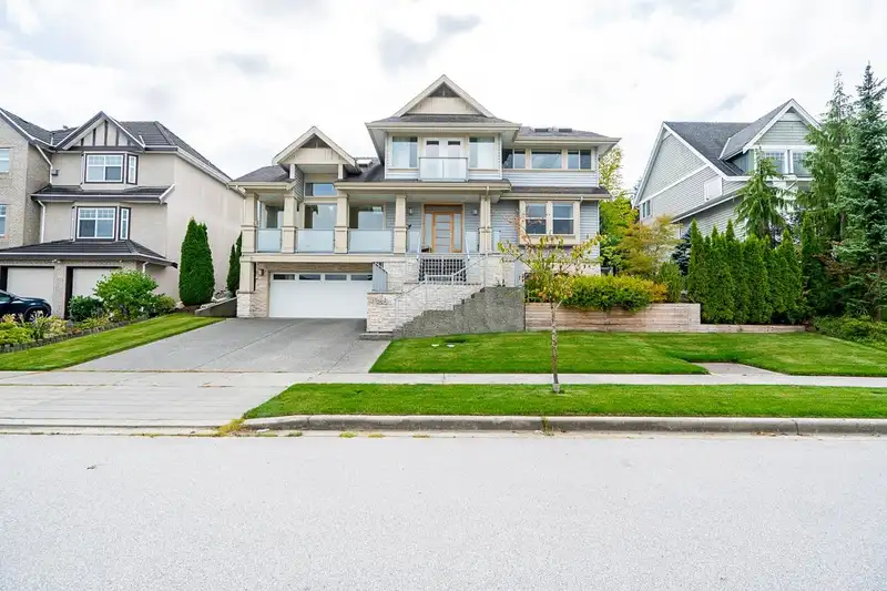 17388 103A AVENUE - photo 1 of 39