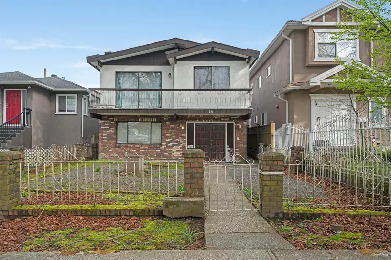 231 E 39TH AVENUE - photo 2 of 37