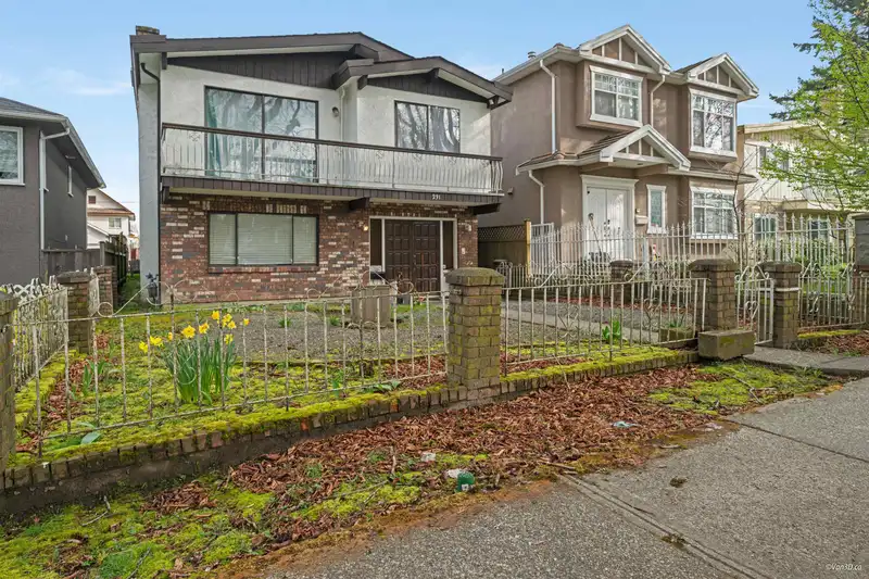 231 E 39TH AVENUE - photo 4 of 37