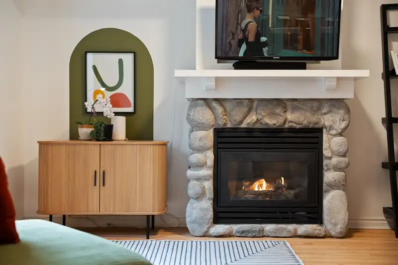 3 1005 LYNN VALLEY ROAD - photo 3 of 37