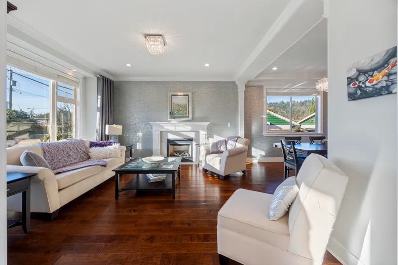 651 CHAPMAN AVENUE - photo 2 of 25