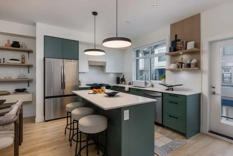 34 17429 59 AVENUE - photo 1 of 14