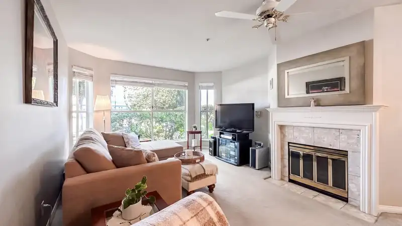 110 7171 121 STREET - photo 4 of 35
