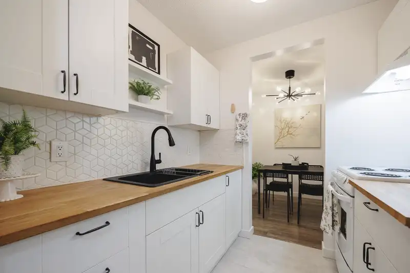 309 331 KNOX STREET - photo 4 of 28