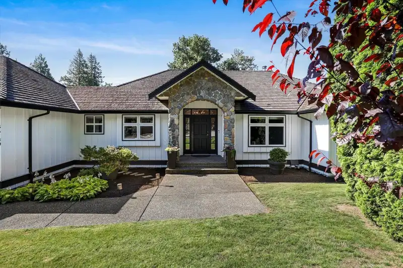 36149 DAWN CRESCENT - photo 3 of 40