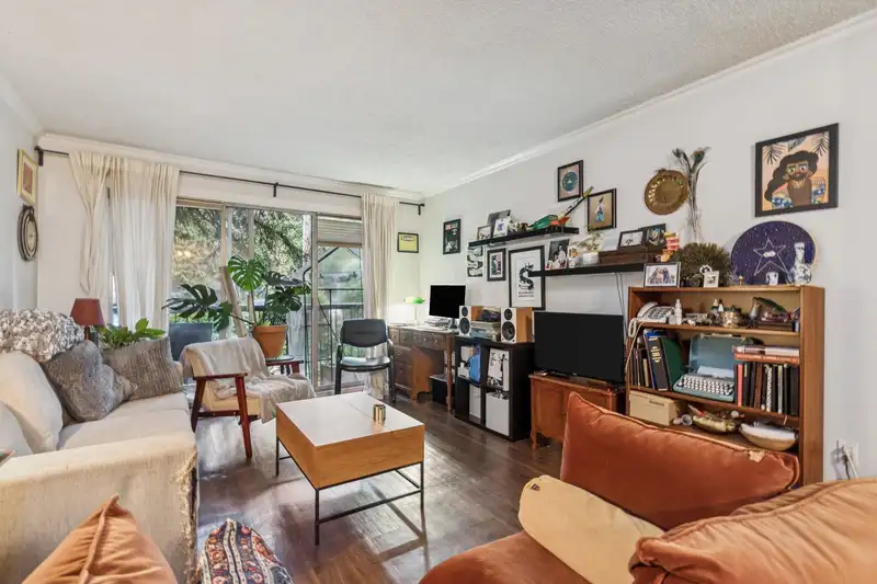 302 428 AGNES STREET - photo 1 of 21
