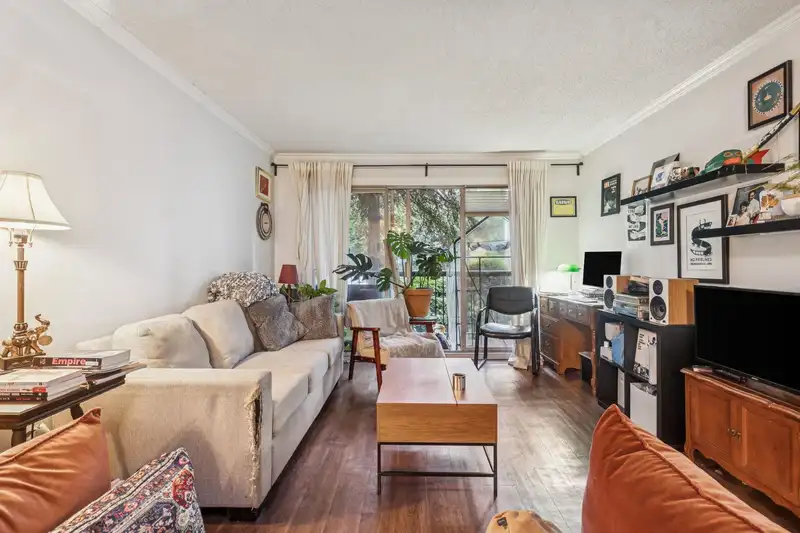 302 428 AGNES STREET - photo 2 of 21