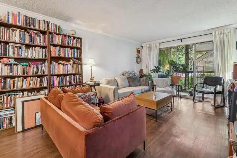 302 428 AGNES STREET - photo 4 of 21