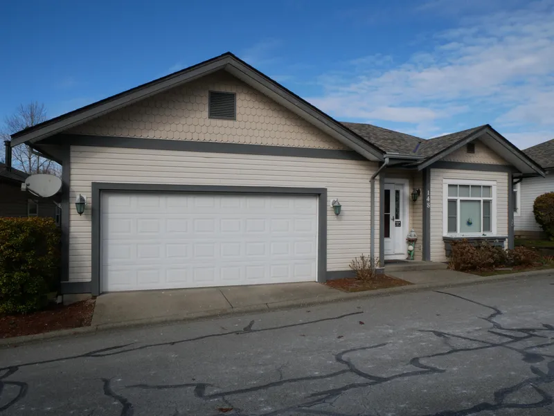 148 33751 SEVENTH AVENUE - photo 2 of 25