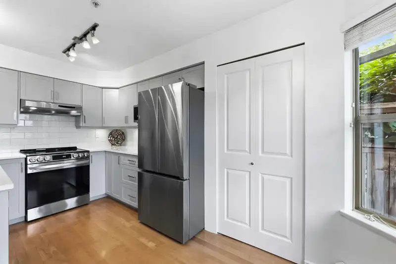 62 19160 119 AVENUE - photo 4 of 40
