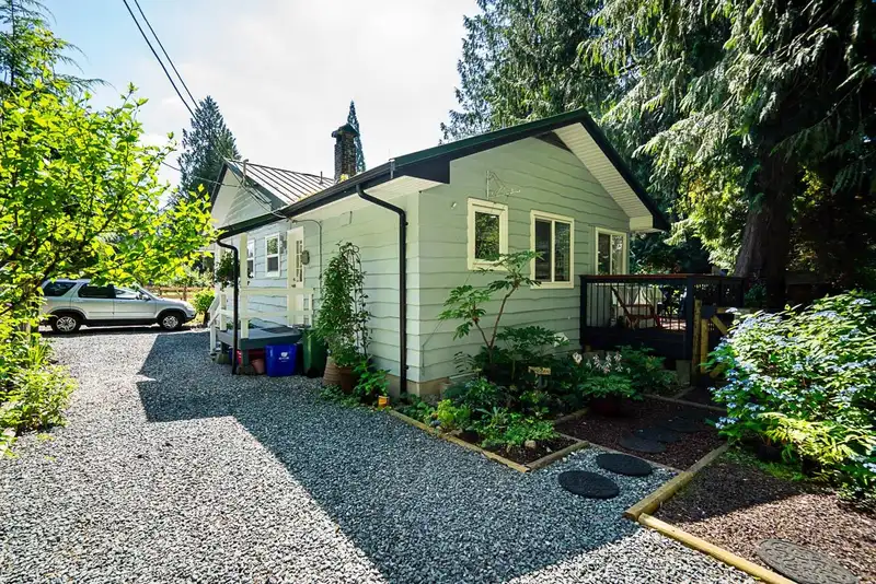 22592 132 AVENUE - photo 4 of 40