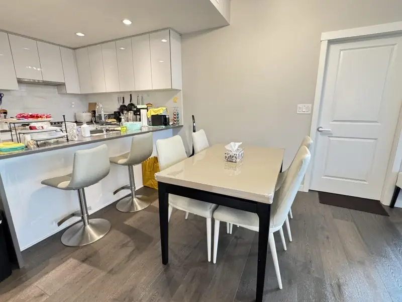 501 3487 BINNING ROAD - photo 4 of 25