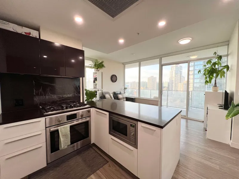 1006 6383 MCKAY AVENUE - photo 3 of 25