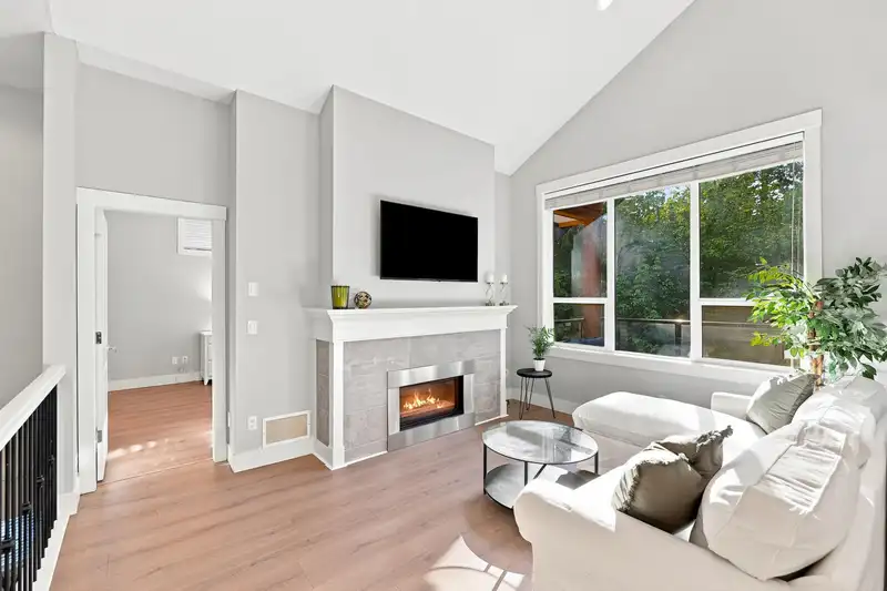 11053 BUCKERFIELD DRIVE - photo 4 of 40